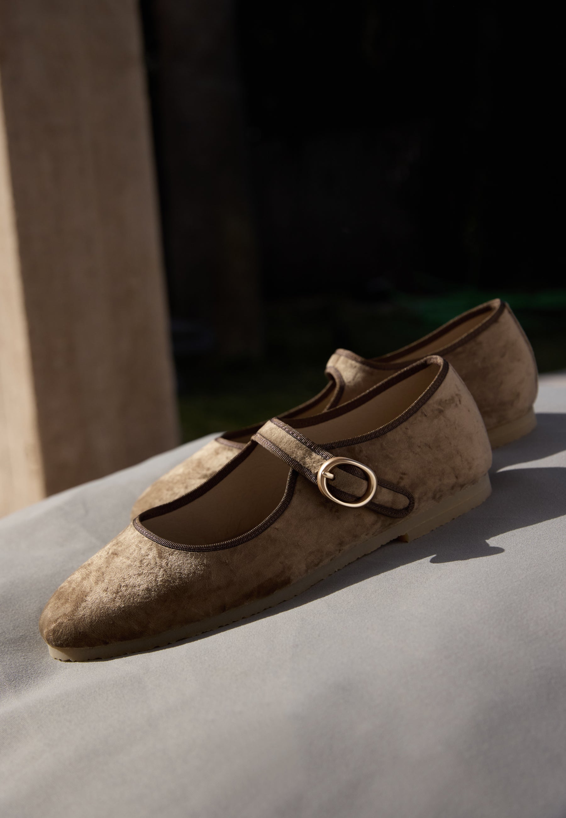 Mary Jane - Tobacco Velvet Plissé