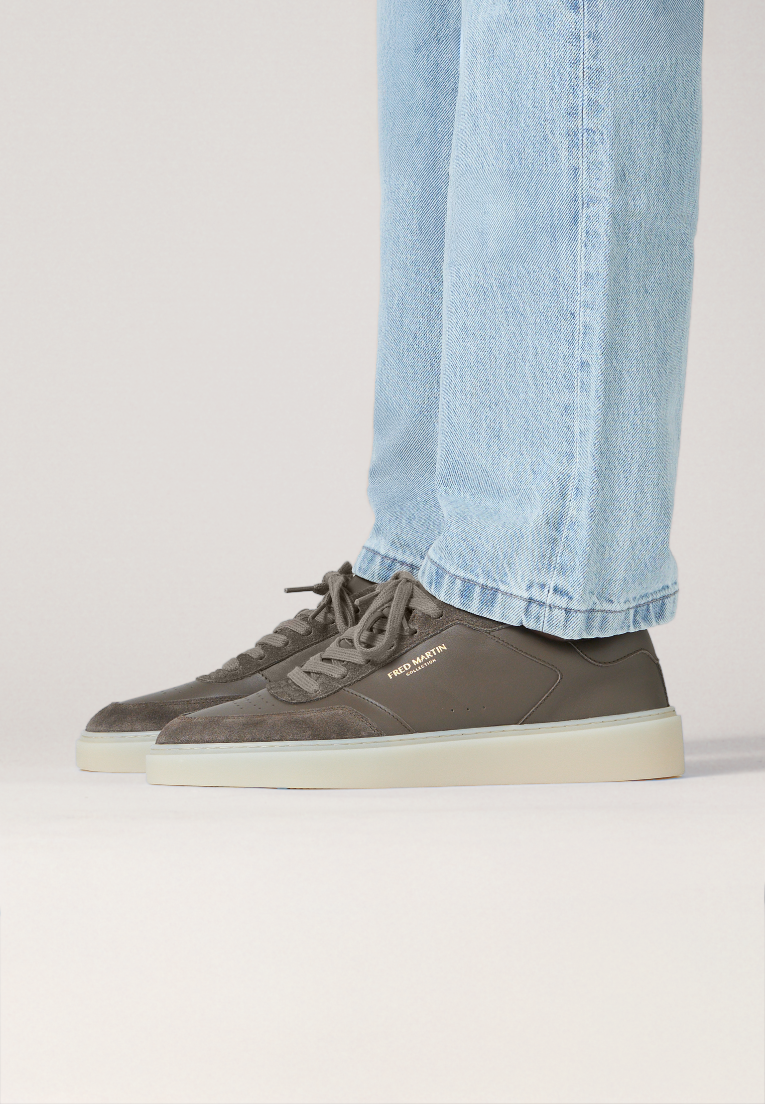 Sneakers - Retro Couture 01 Stone Suede