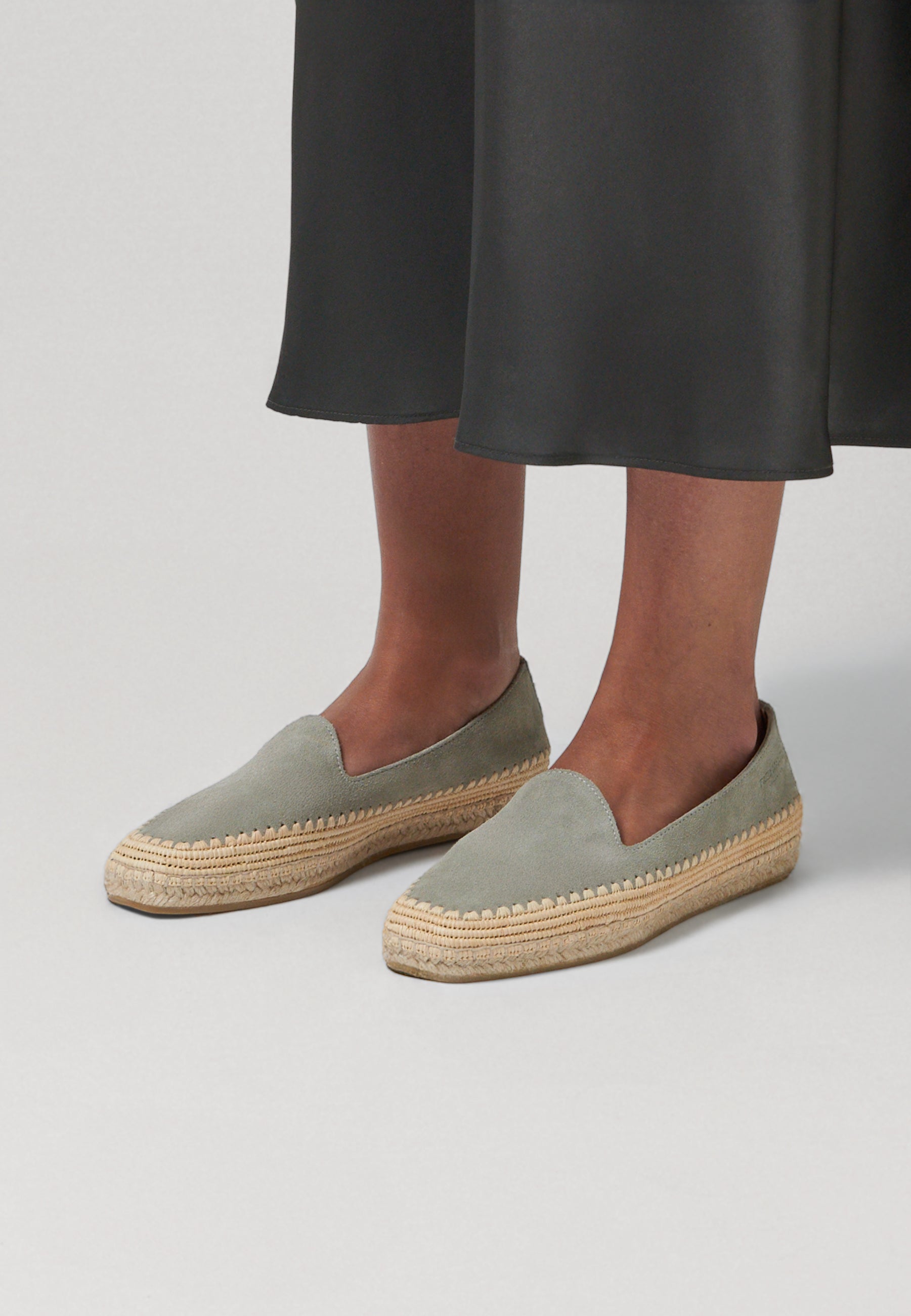 Raffia Slippers - Sage Suede