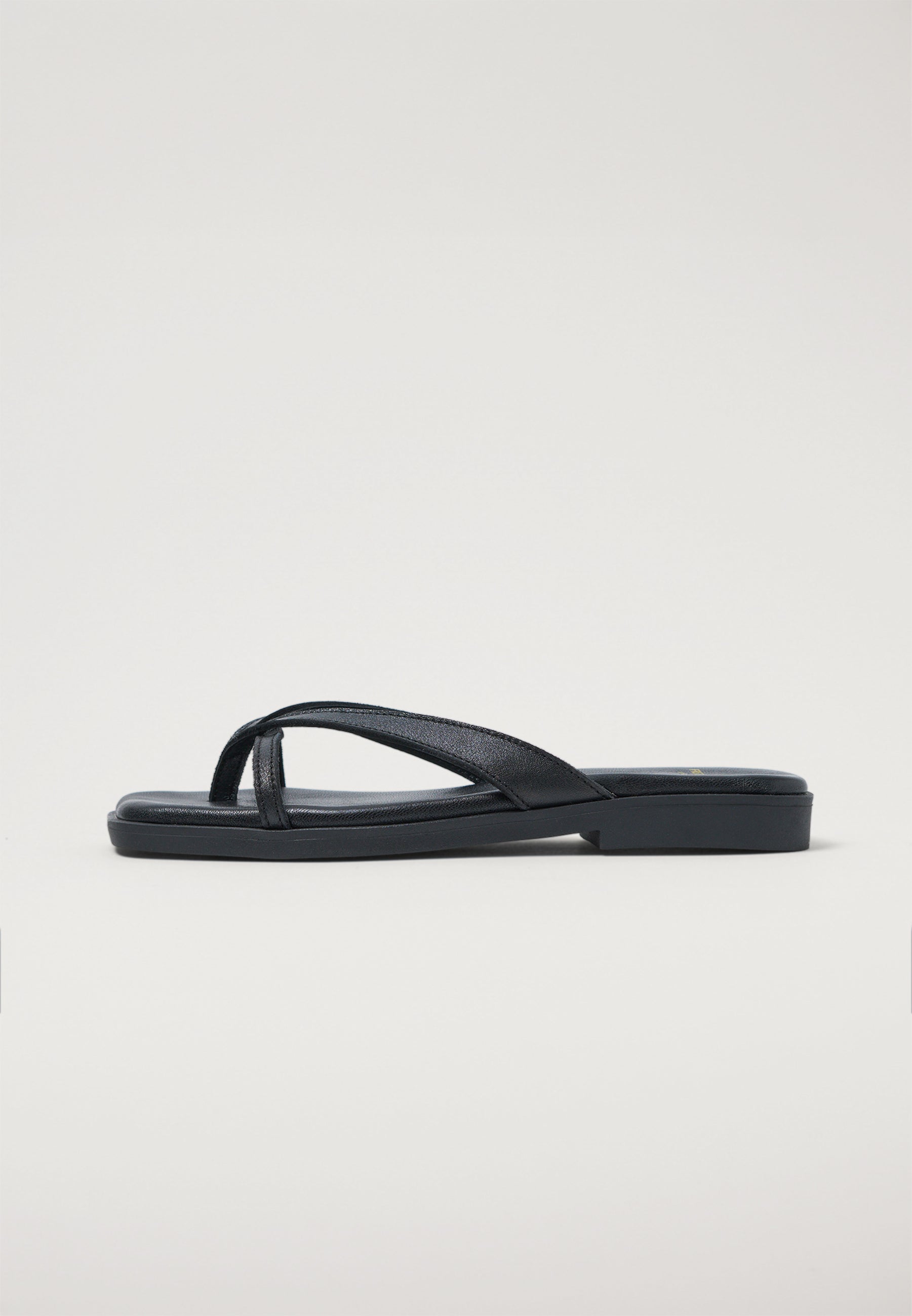 Thong Sandals - Black Leather