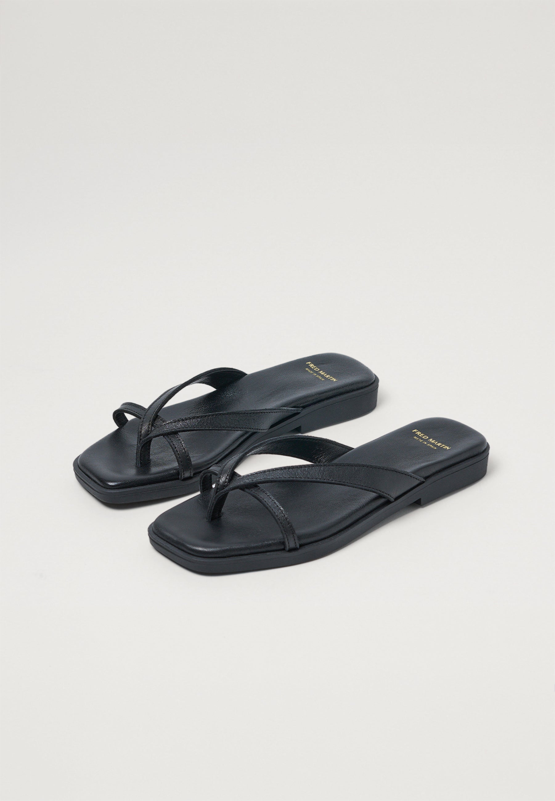 Thong Sandals - Black Leather